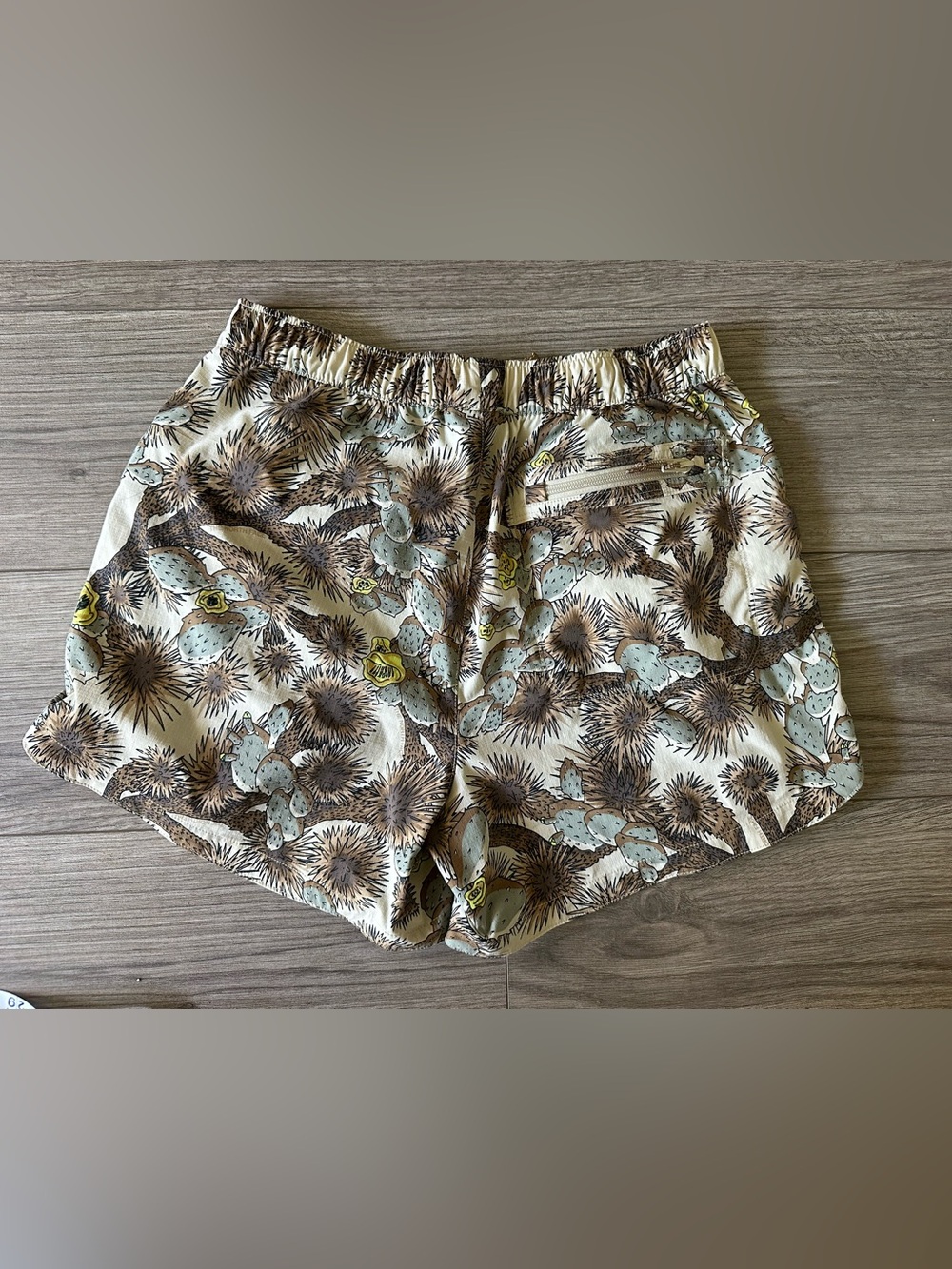 North Face Cactus Print Shorts - Picture 4 of 6